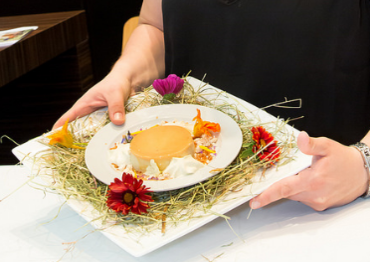 Flans aux foins et à la confiture de lait